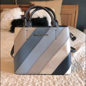 Michael Kors Cross body purse